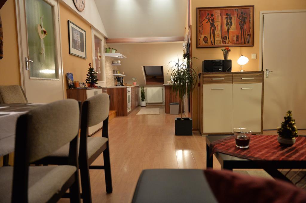 Sopron Eszter Apartman ภายนอก รูปภาพ