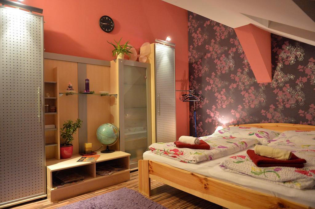Sopron Eszter Apartman ภายนอก รูปภาพ