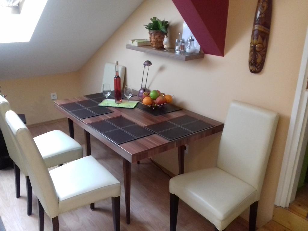 Sopron Eszter Apartman ภายนอก รูปภาพ